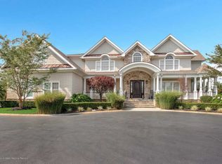 13 Gooseneck Point Rd, Oceanport, NJ 07757