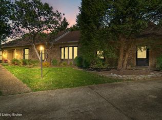 2903 Lightheart Rd, Glenview Hills, KY 40222