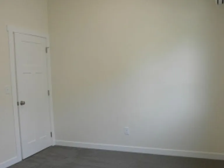 1413 Defoe St — Photo 24