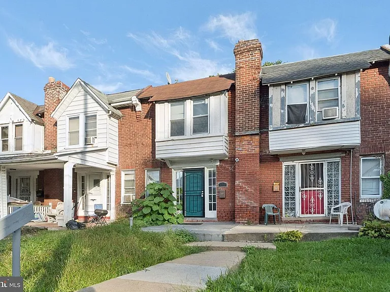 358 E Upsal St — Photo 16