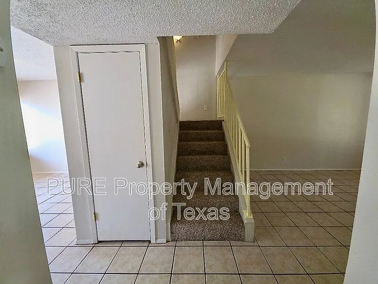9611 Covey Ridge Ln — Photo 9