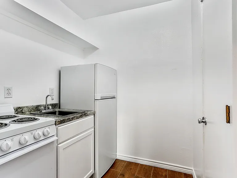 410 S Murat St #A — Photo 8