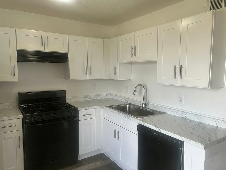 12708 Schroeder Rd — Photo 8