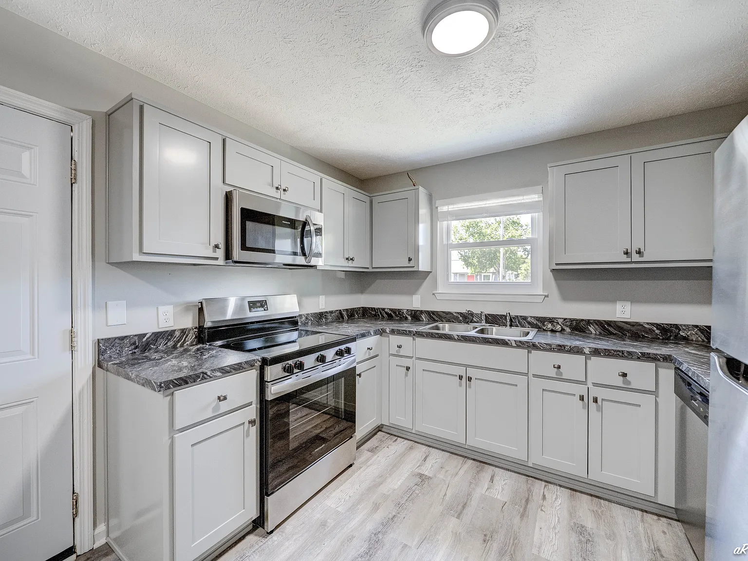 3712 Burnham Way - 1 — Photo 3