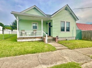 305 E Pine St, Covington, VA 24426
