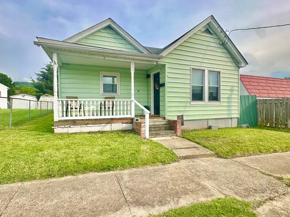 305 E Pine St, Covington, VA 24426