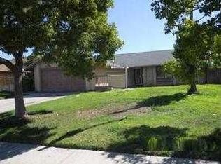 761 S Church Ave, Rialto, CA 92376