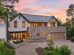 9669 Peninsula Dr, Traverse City, MI 49686