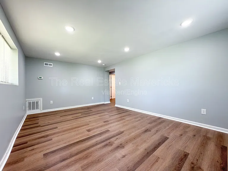 409 Longview Dr #B — Photo 8