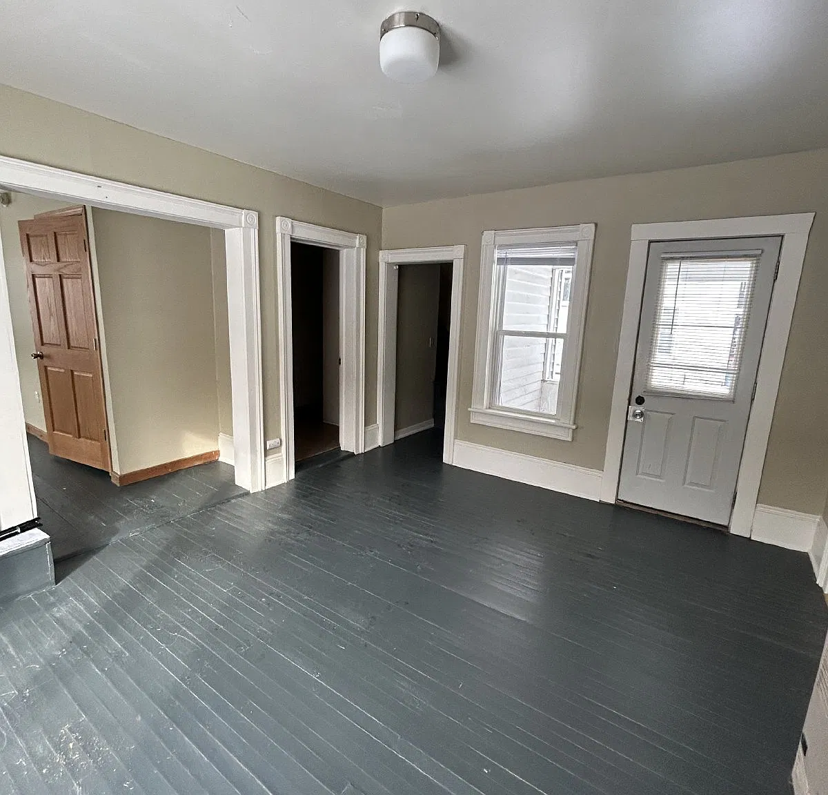4 bed, 1.0 bath, $350 — Photo 4