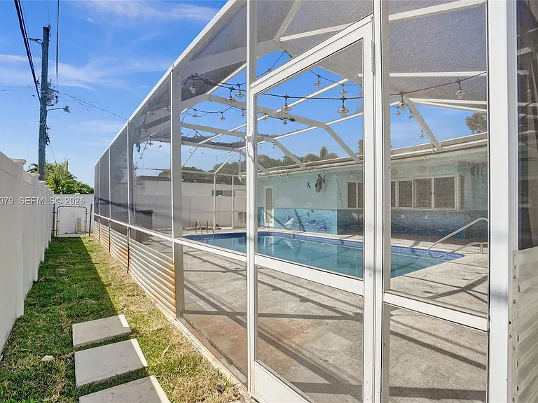 9240 SW 54th St — Photo 34