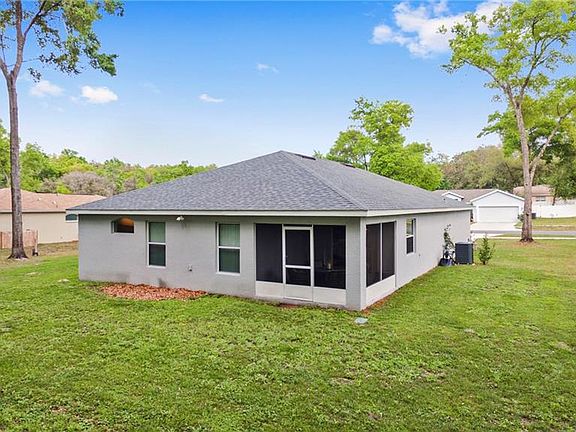 3rd image of 306 Woods Landing Dr