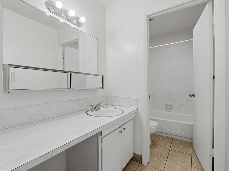 Grandview Manor — Photo 26