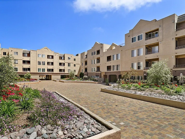 8889 Caminito Plaza Centro #7229 — Photo 35
