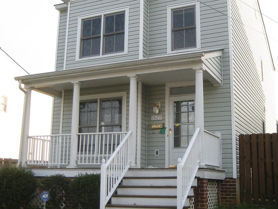 1st image of 1829 Moore St
