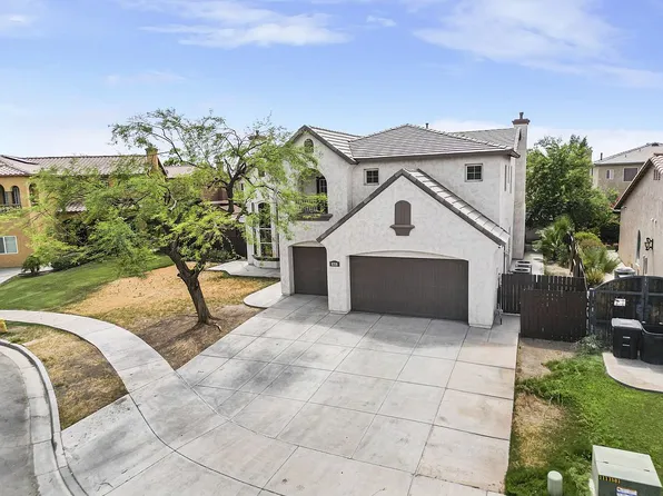 2625 Elm Cir, El Centro, CA 92243