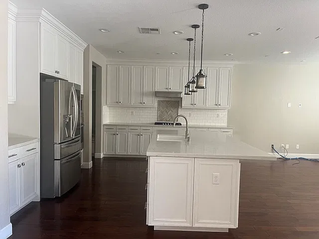 4 bed, 2663 sqft, $3,895 — Photo 3