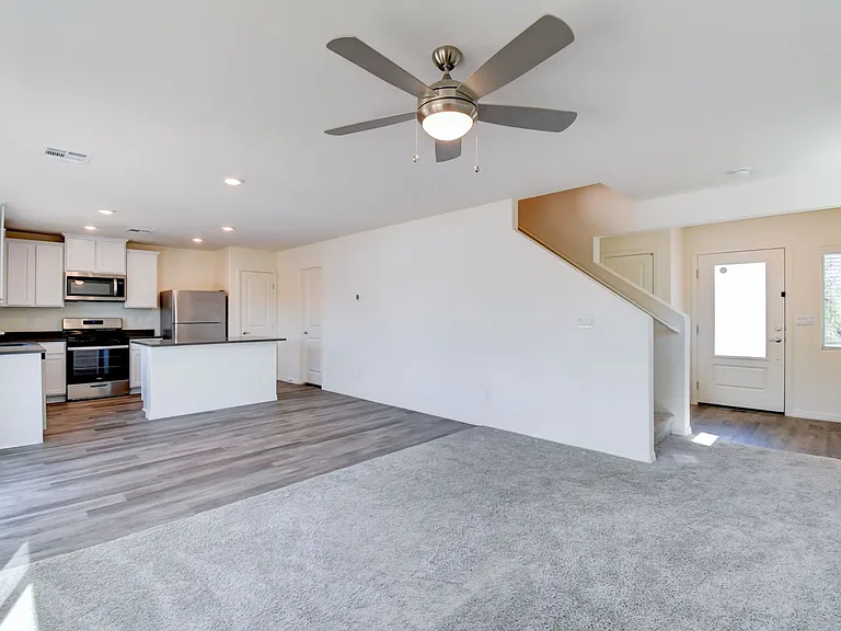 1705 Cowboy Path Ave — Photo 4