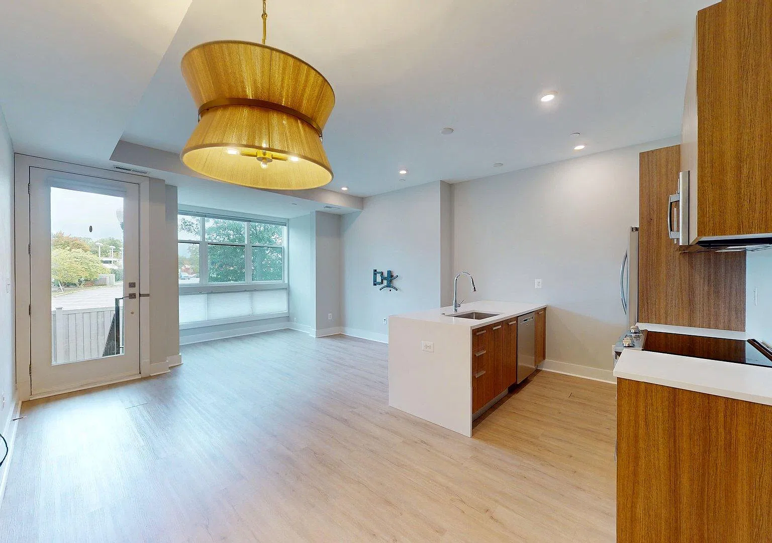 2 bed, 1.0 bath, 868 sqft, $2,550 — Photo 3