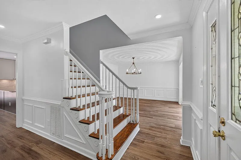4 bed, 3.0 bath, 3400 sqft, $4,795 — Photo 4