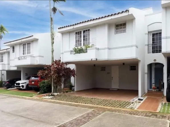 Urb Los Paseos Villas De Paseo Sol #B-19, San Juan, PR 00926