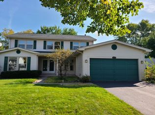 515 Eagle Ridge Ln, Algonquin, IL 60102