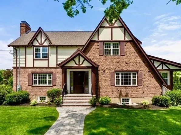 4 Madison St, Belmont, MA 02478