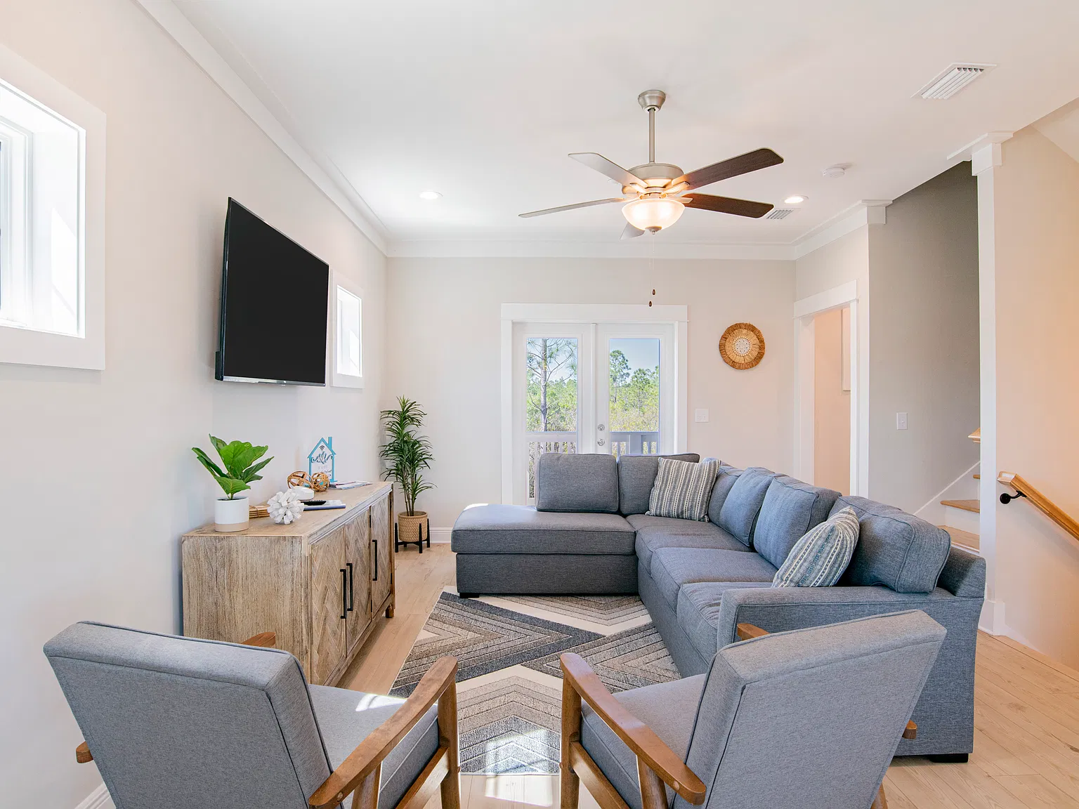 2751 Salt Dr — Photo 2
