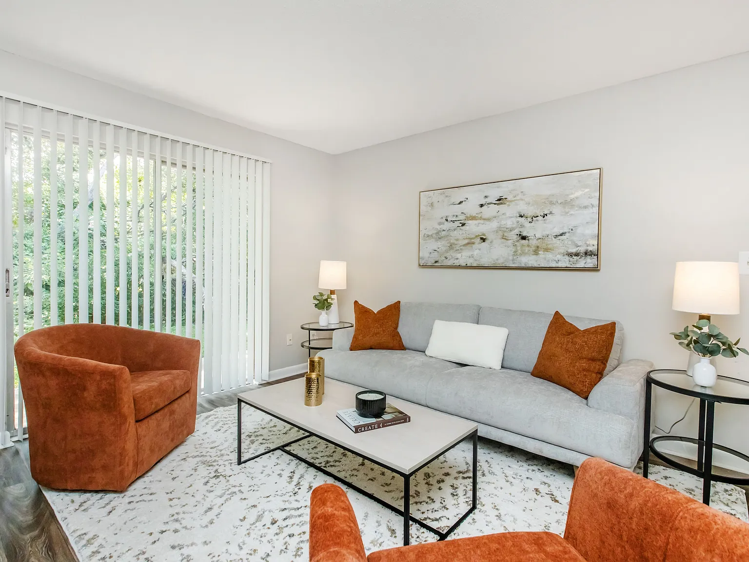 Silverstone Apartments — Photo 4