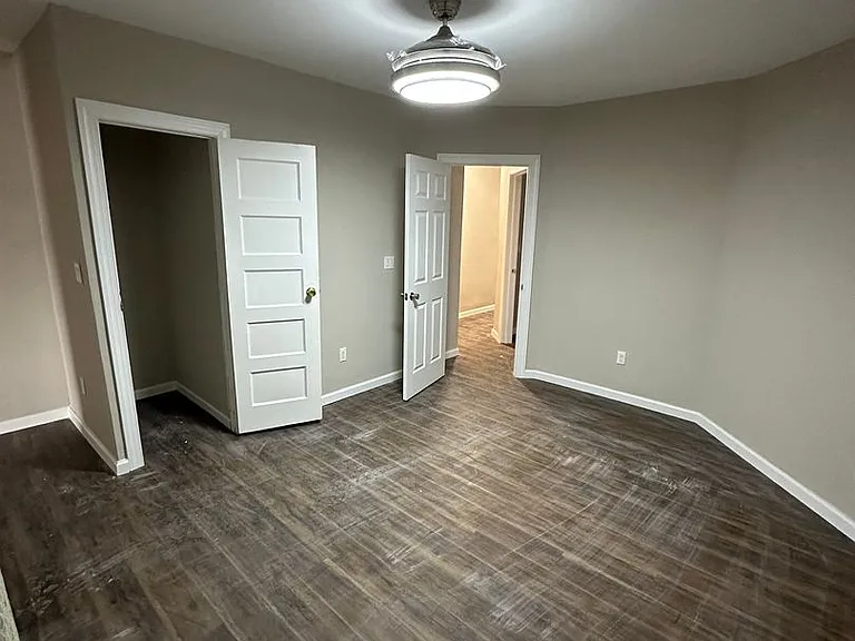 6109 W Jefferson St — Photo 11