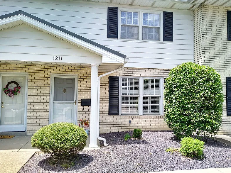 1211 Burdette Ave #1211 photo 1