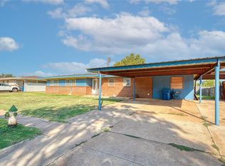306 Potomac Rd, Foss, OK 73647