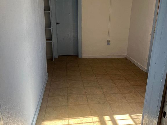 4th image of 300 E 4th Ave