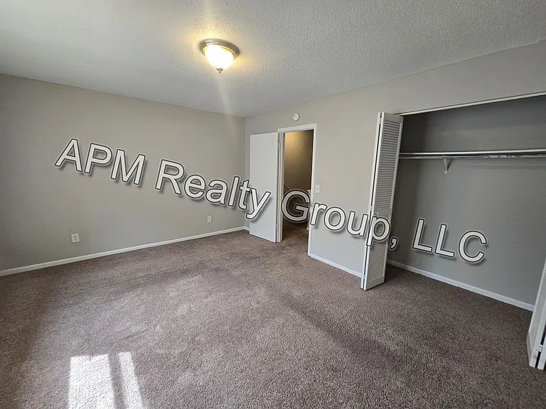 1728 Springwoods Lake Dr #B — Photo 4
