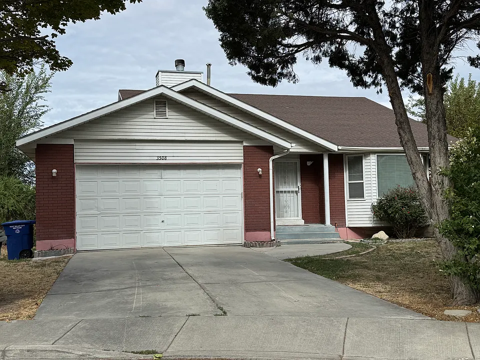 3508 W El Cajon Cir