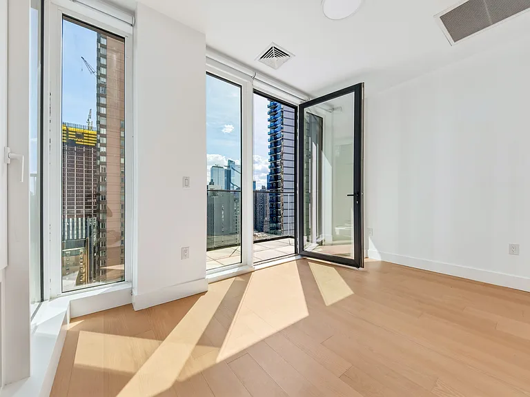 250 W 49th St #12703 — Photo 14