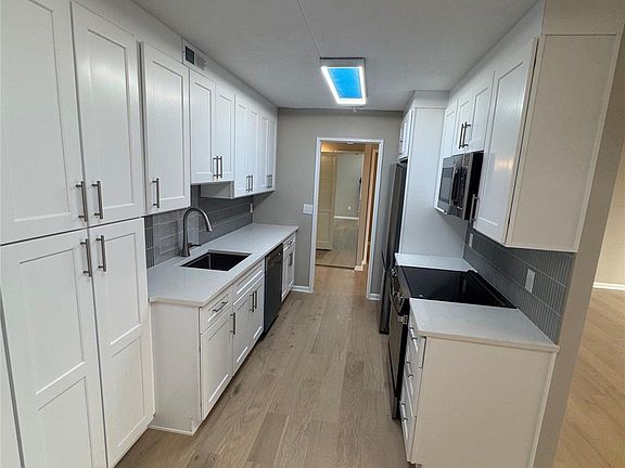 5th image of 500 High Point Drive #506
