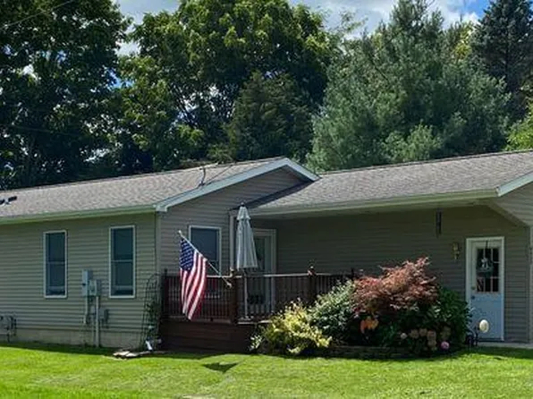 4833 Beckwith St, Millington, MI 48746