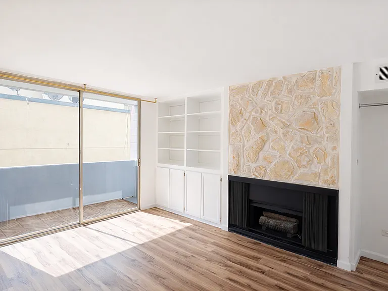 421 S La Fayette Park Pl #404 — Photo 2
