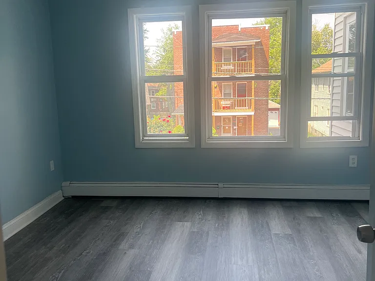 284 Hillside Ave — Photo 6