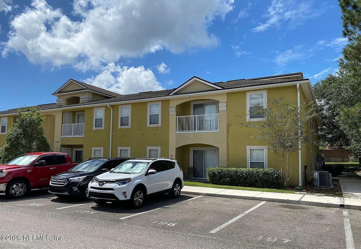 3 bed, 2.0 bath, 1157 sqft, $1,395 — Photo 2