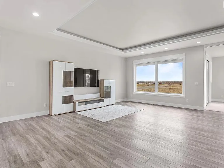 2504 Aspen Creek Trl — Photo 6