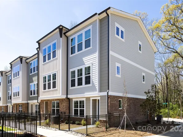 3205 Zenith Ln, Charlotte, NC 28205
