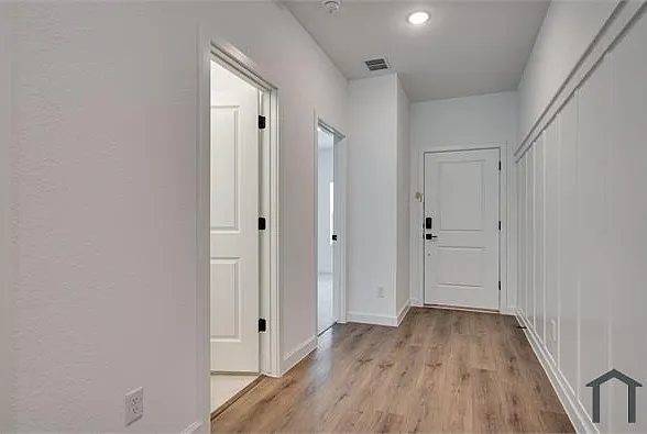 5 bed, 2659 sqft, $4,200 — Photo 3
