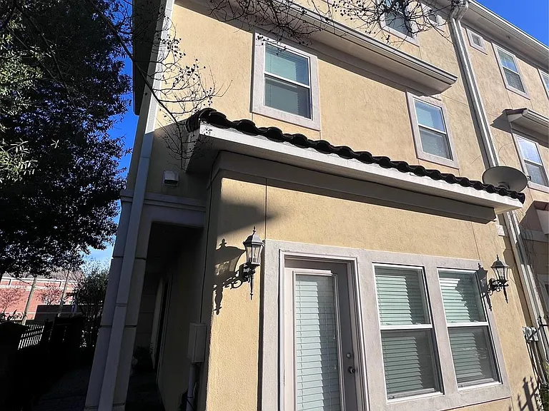 3000 McCulloch Cir — Photo 2