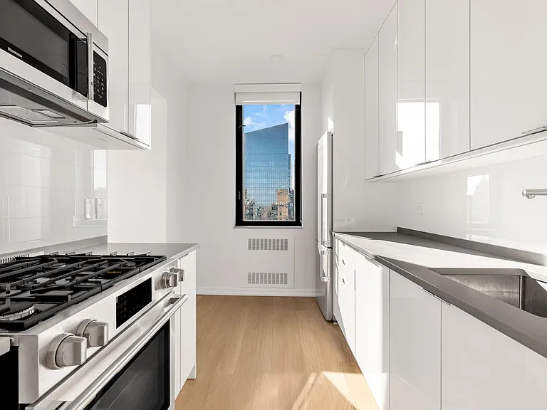 75 W End Ave #P39D — Photo 12