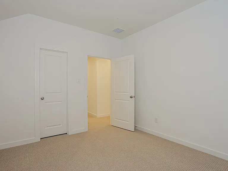 2852 Holland Ct — Photo 18