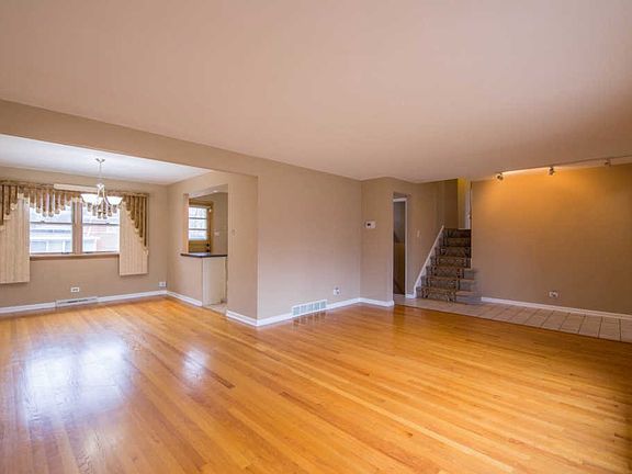 2nd image of 324 Patricia Dr