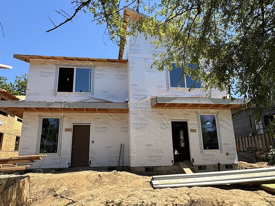 1st image of 2028 SE 34th Ave