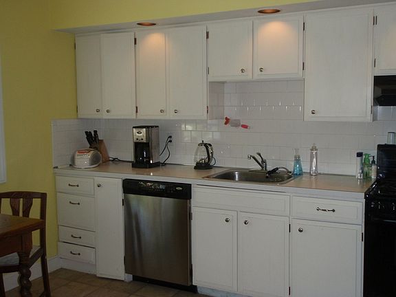 Eat-in Kitchen